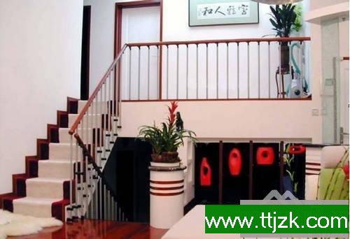 2012复式楼楼梯个性装修设计图片欣赏,不一样的的家居楼梯装潢